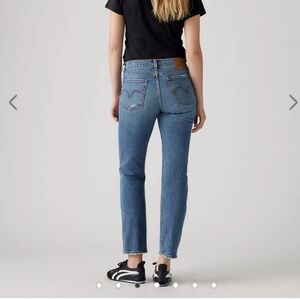 Levi's Women’s Wedgie Straight Fit Button Fly Cropped Jeans Distressed Size 27